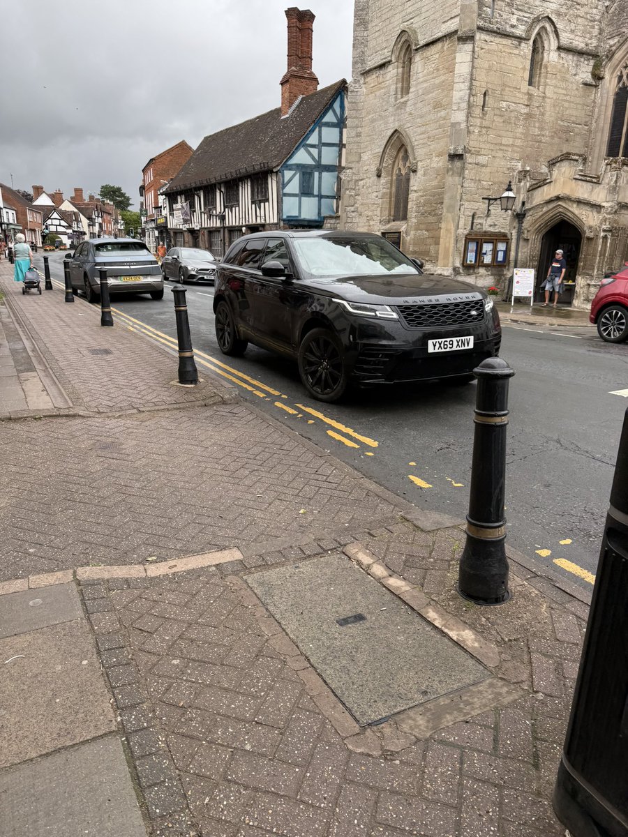 Annoyed N' Angry (@annoyednangry) on Twitter photo <a href="/YPLAC/">You Park Like a C***</a> <a href="/Warwickshire_CC/">Warwickshire County Council</a> #HenleyInArden No blue badges #doubleyellows #zigzags Entitled twat parking and no Warden in sight! <a href="/YPLAC/">You Park Like a C***</a> <a href="/Warwickshire_CC/">Warwickshire County Council</a> #HenleyInArden No blue badges #doubleyellows #zigzags Entitled twat parking and no Warden in sight!