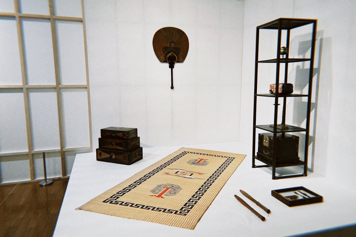 韓国文化院で開催中の韓日国交正常化60周年記念展”「今に続く柳宗悦の心と眼」－1937年の「全羅紀行」をめぐって”をやっと観れた。今回は日本民藝館との共催だから、ギャラリーが普段と違った雰囲気。全羅道や慶尚道の工芸に触れながら旅するように、”今も續く朝鮮の工藝”を目と心で感じる展示でした。