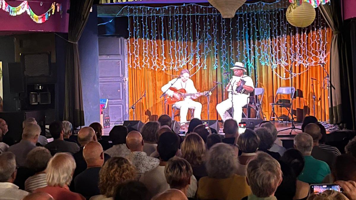 RadioSeu's tweet image. #EnImatges Ple ahir divendres a la Sala @cinemesguiu de #laSeu en el concert de la 50a edició de la Trobada amb els Acordionistes del #Pirineu. (Fotos: @ccalturgell)