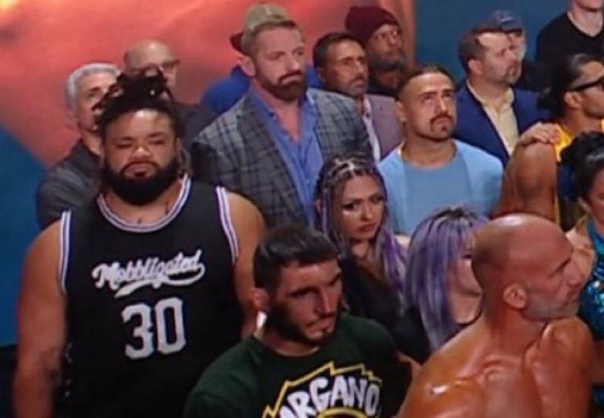 Solo Siko, Giulia, and Jacob Fatu's faces are killing. This was during the Hogan 10-bell salute on #Smackdown