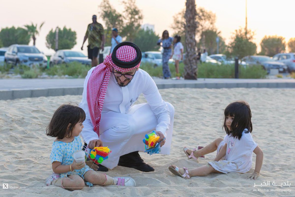 Khobar_mun's tweet image. نظمت #بلدية_الخبر ضمن برنامج مدينة #الخبر الصحية حملة توعوية بمناسبة #اليوم_العالمي_للوقاية_من_الغرق وذلك في الشاطئ الرملي بهدف تعزيز الوعي المجتمعي ورفع الوعي بمخاطر الغرق وطرق الوقاية منه