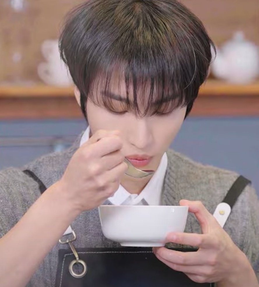 Fixon_ree's tweet image. Who said I screamed MY CUTIE PIE the moment they showed Seonghwa?