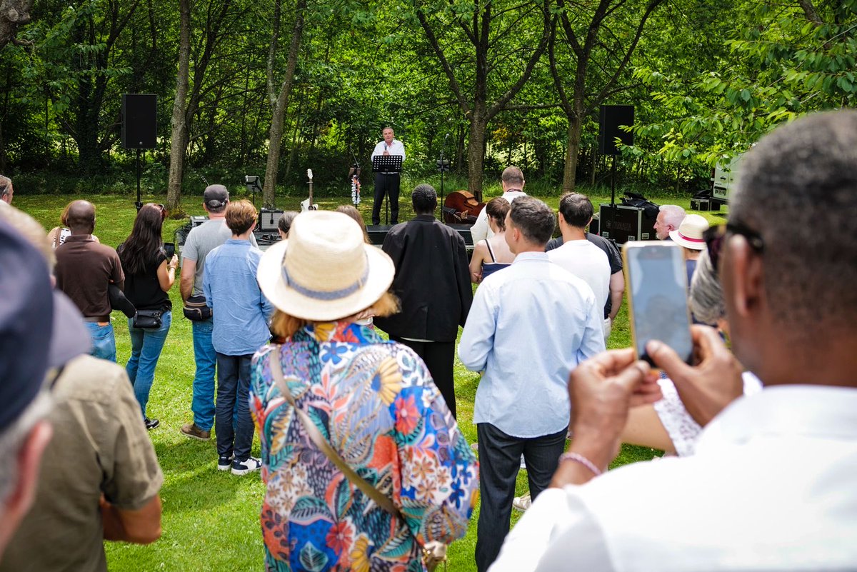 MA_Jamet's tweet image. Une belle garden-party @valdereuil_info avec @p_brun le 14 juillet !