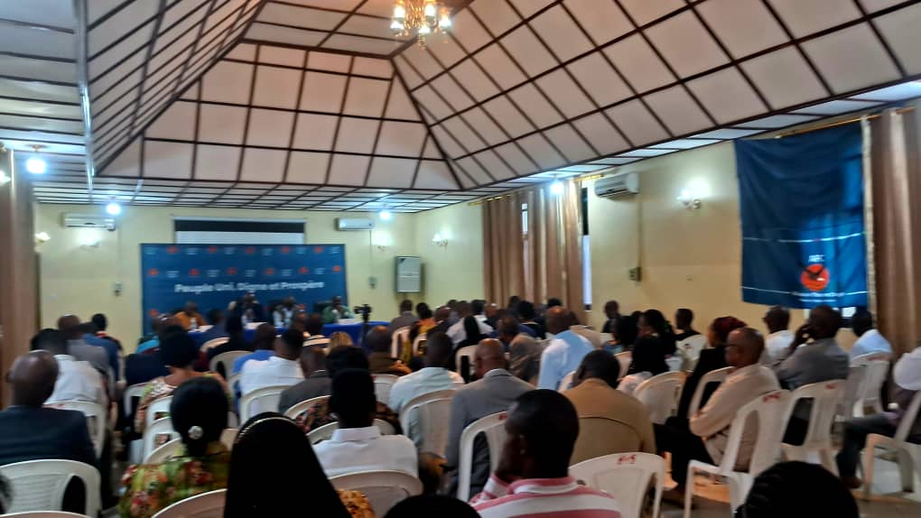 Fanny kayemb (@fannykaj1) on Twitter photo #Goma
Il y aura une transition sans le régime de tshisekedi »
Cette phrase de <a href="/TshisolaYan/">Yannick Tshisola</a> négociateur de l #AFC #M23, n’est ni une provocation, ni une hypothèse.
C’est une vérité politique, dictée par les faits, confirmée à Doha.
L’accord de Doha reconnaît une crise nationale, #Goma
Il y aura une transition sans le régime de tshisekedi »
Cette phrase de <a href="/TshisolaYan/">Yannick Tshisola</a> négociateur de l #AFC #M23, n’est ni une provocation, ni une hypothèse.
C’est une vérité politique, dictée par les faits, confirmée à Doha.
L’accord de Doha reconnaît une crise nationale,