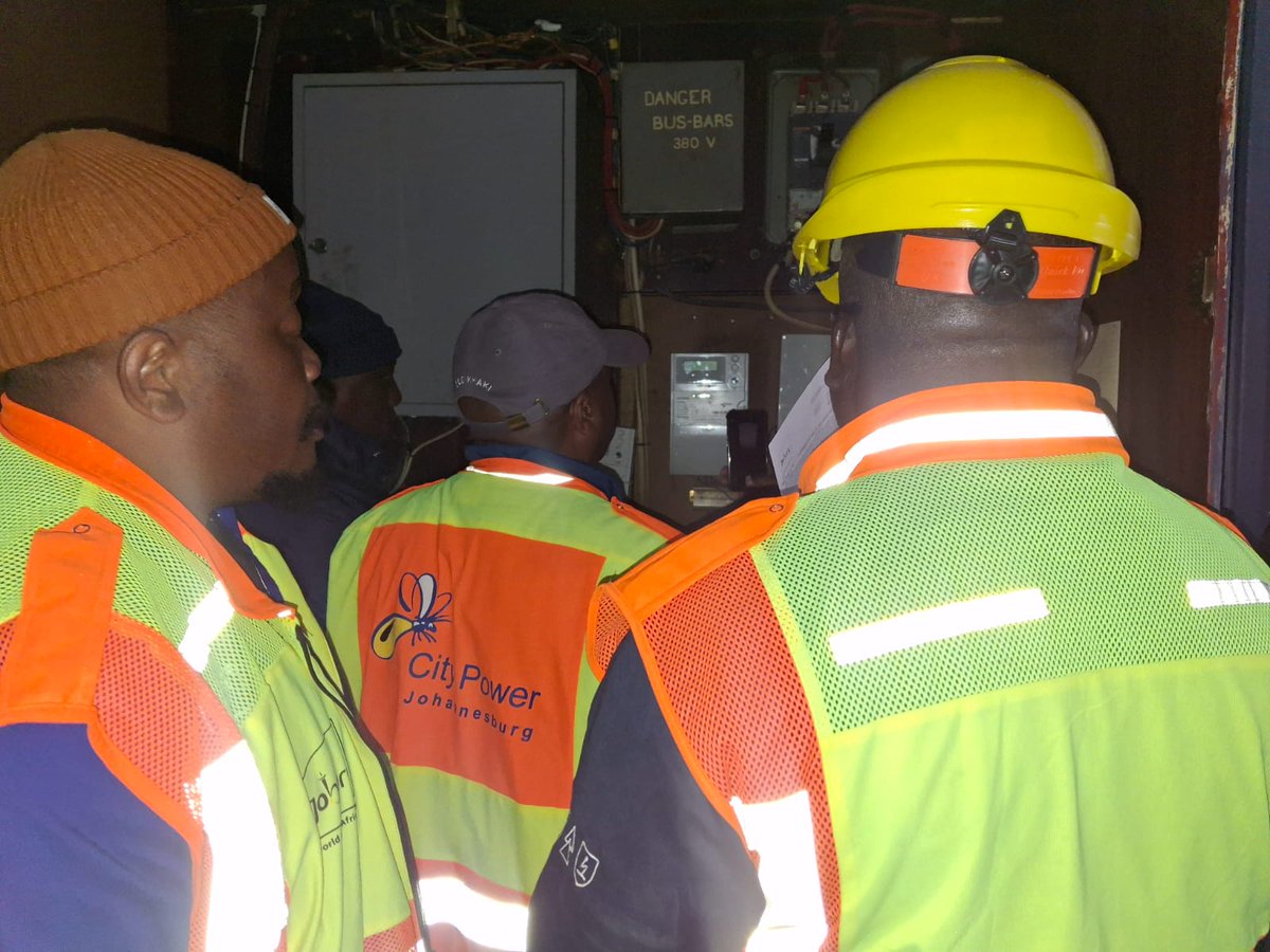 CityPowerJhb's tweet image. Following a successful operation to remove dangerous illegal connections, City Power has commenced the controlled restoration of electricity in Tshepisong and Leratong Village. This process is being carried out in collaboration with Eskom and forms part of broader efforts to…