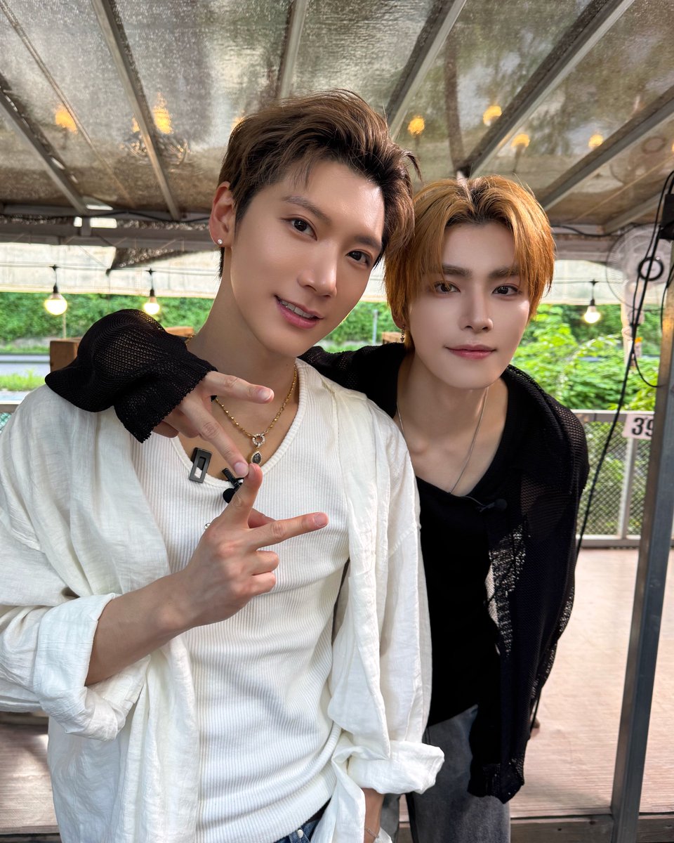 WayV_official's tweet image. 🐈⬛🦖💚
#TEN #李永钦 #텐
#XIAOJUN #肖俊 #샤오쥔
#WayV #威神V #BIGBANDS
#WayV_BIGBANDS