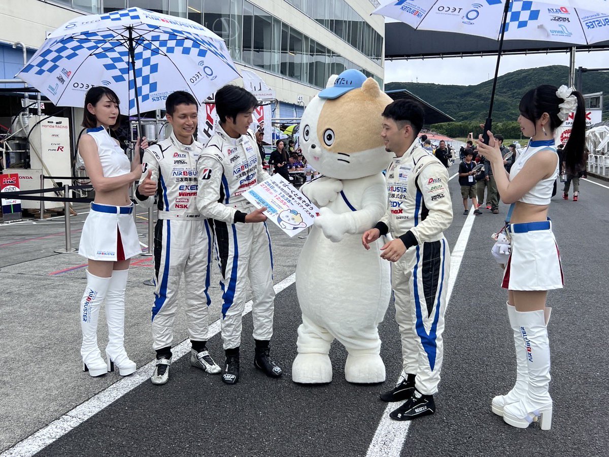 autopolis2005's tweet image. 今日のピットウォーク🚶
たくさんのご参加ありがとうございました!
明日のピットウォークは朝8:25〜🐓
当日券はイベント広場オートポリスオフィシャルショップで2500円で販売します。
ちょっと朝早いけど明日も是非ご参加ください!
#オートポリス #スーパー耐久 #S耐