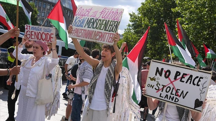 Mass protest in Berlin against Israeli blockade and #starvation policy in #Gaza
sana.sy/en/?p=366006