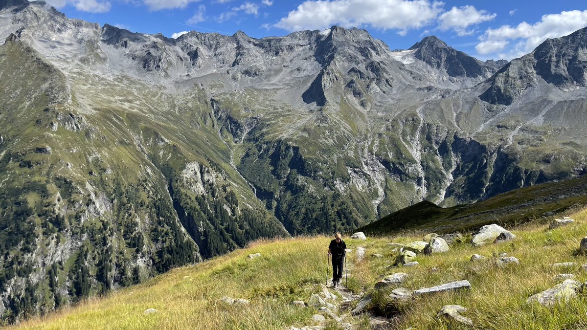 MajaMHoward's tweet image. 5 weeks and counting until we disappear into the Italian Dolomite mountains for 14 days. (Yes its as epic as it sounds)
Pic below: Austria, 2 years ago. We missed last year after losing dad - so this one hits different.
That’s why for me August = Intentional. Aligned.…