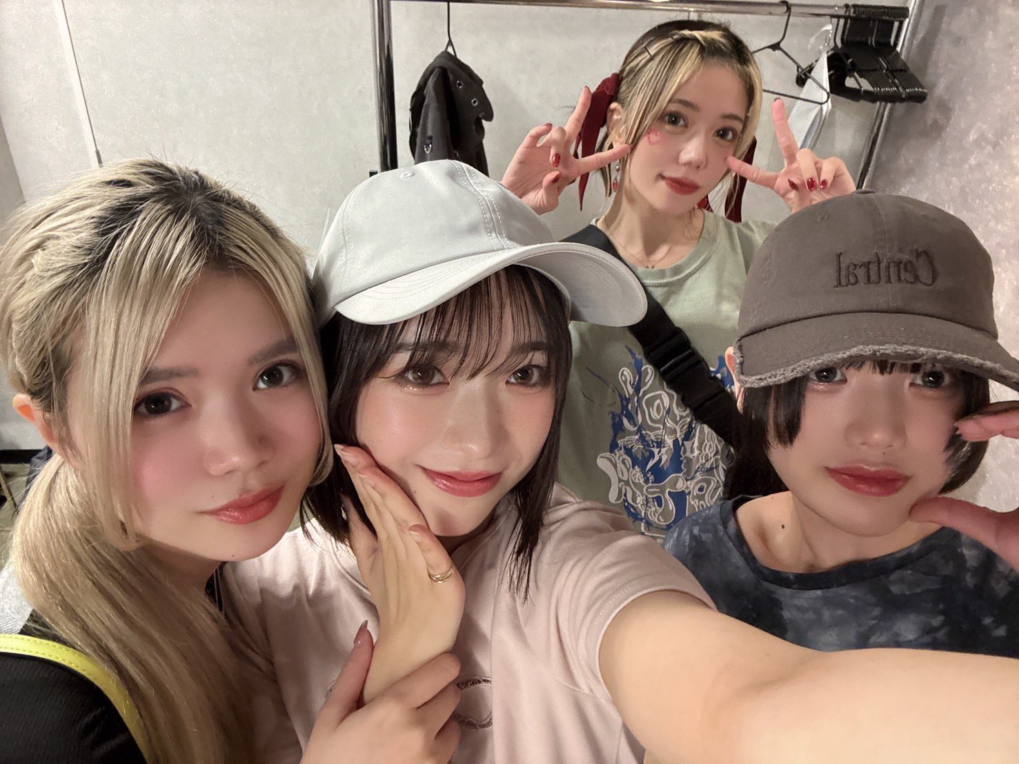 guluglu 哀藍珠凛人螢　チェキ gulu gulu 哀 凛人 藍珠 螢ちゃん チェキ