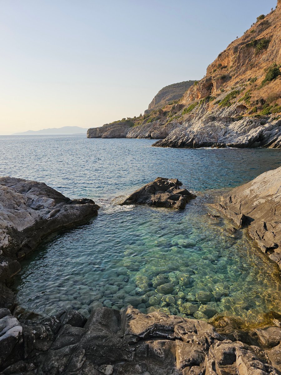 Theodore8B's tweet image. rock pool