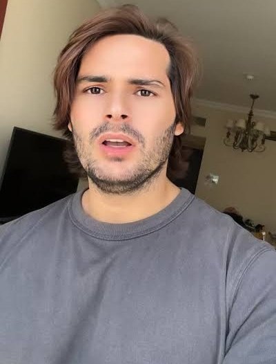 انڈین میڈیا اور فتنہ الہندوستان سے منسلک تمام اکاؤنٹس اس بھائی کے پیچھے پڑ چکے ہیں لہذا ہم حکومت سے مطالبہ کرتے ہیں کہ افضل بہرام خان کو سکیورٹی فراہم کی جائے
۔۔
پلیز سب لوگ حکومت سے اس بات کا مطالبہ کریں