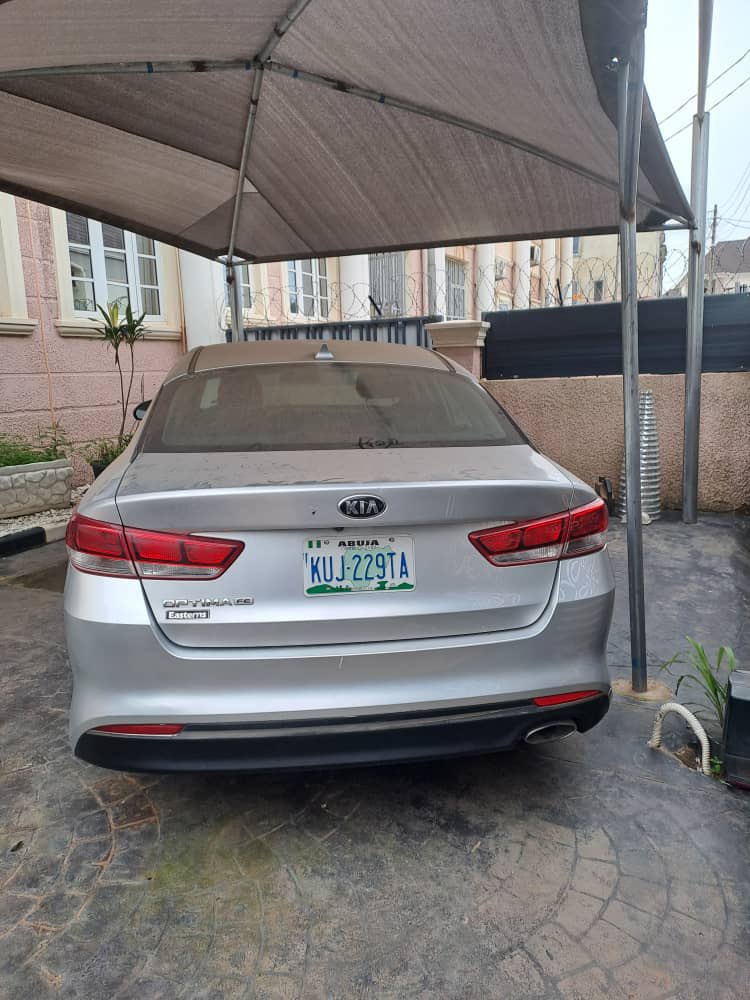 Automall_ng's tweet image. Slightly used KIA Optima
2017 model
Price.9.5m
Duty: paid
Location: Abuja
@abujastreets @__yellows
Retweet pls馃檹 @Carsnationn