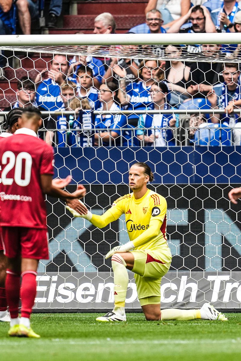 SevillaFC's tweet image. Marca Sylla de penalti y acorta distancias para el @s04_es
🔵 1⃣ -2⃣❤️(58')
📺 sevillafc.es/sevillafc/inic…
#WeareSevilla