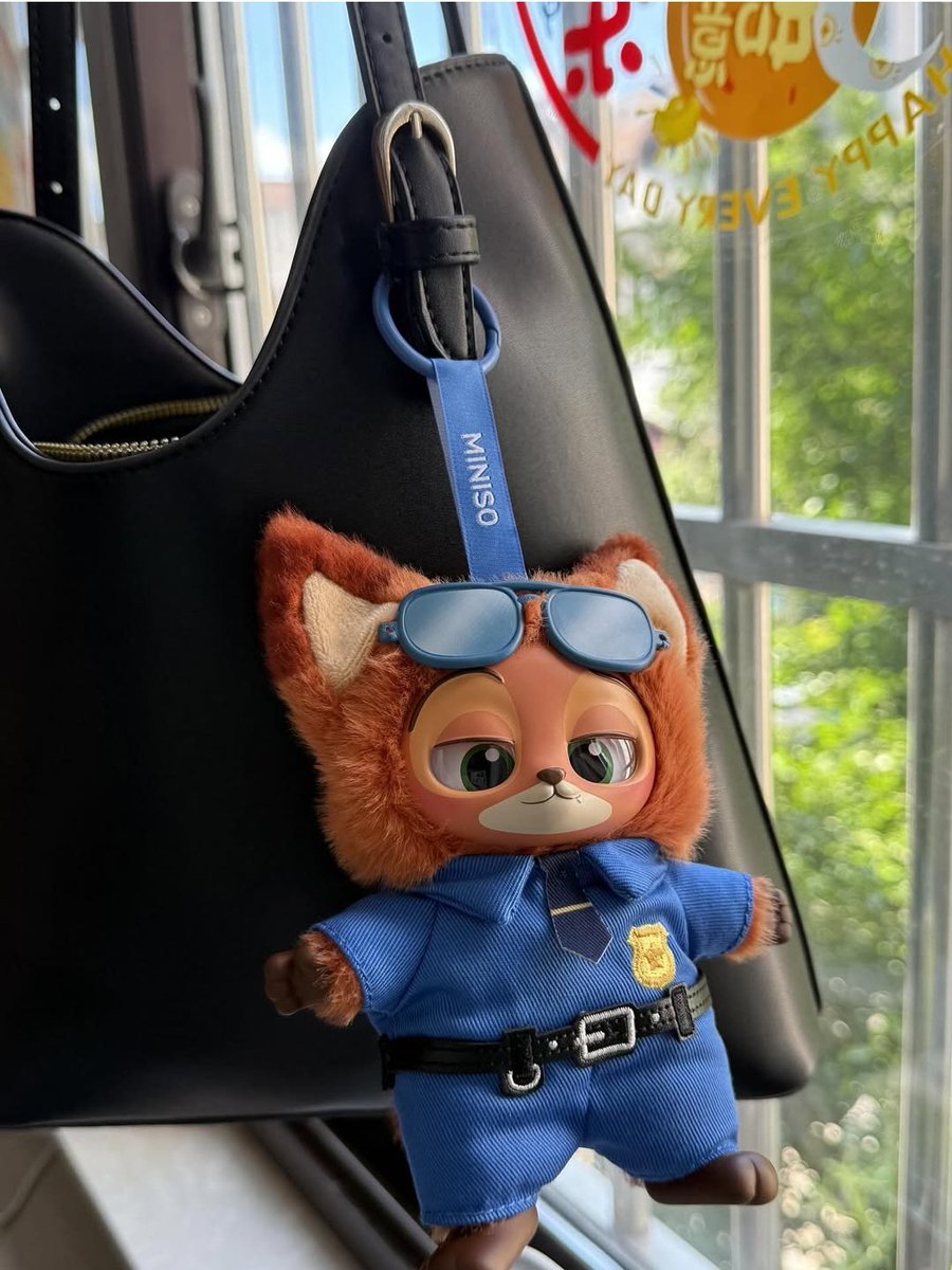 BUNDAN ISTIYORUM 😭😭
labubudan daha unlu olmasi lazim