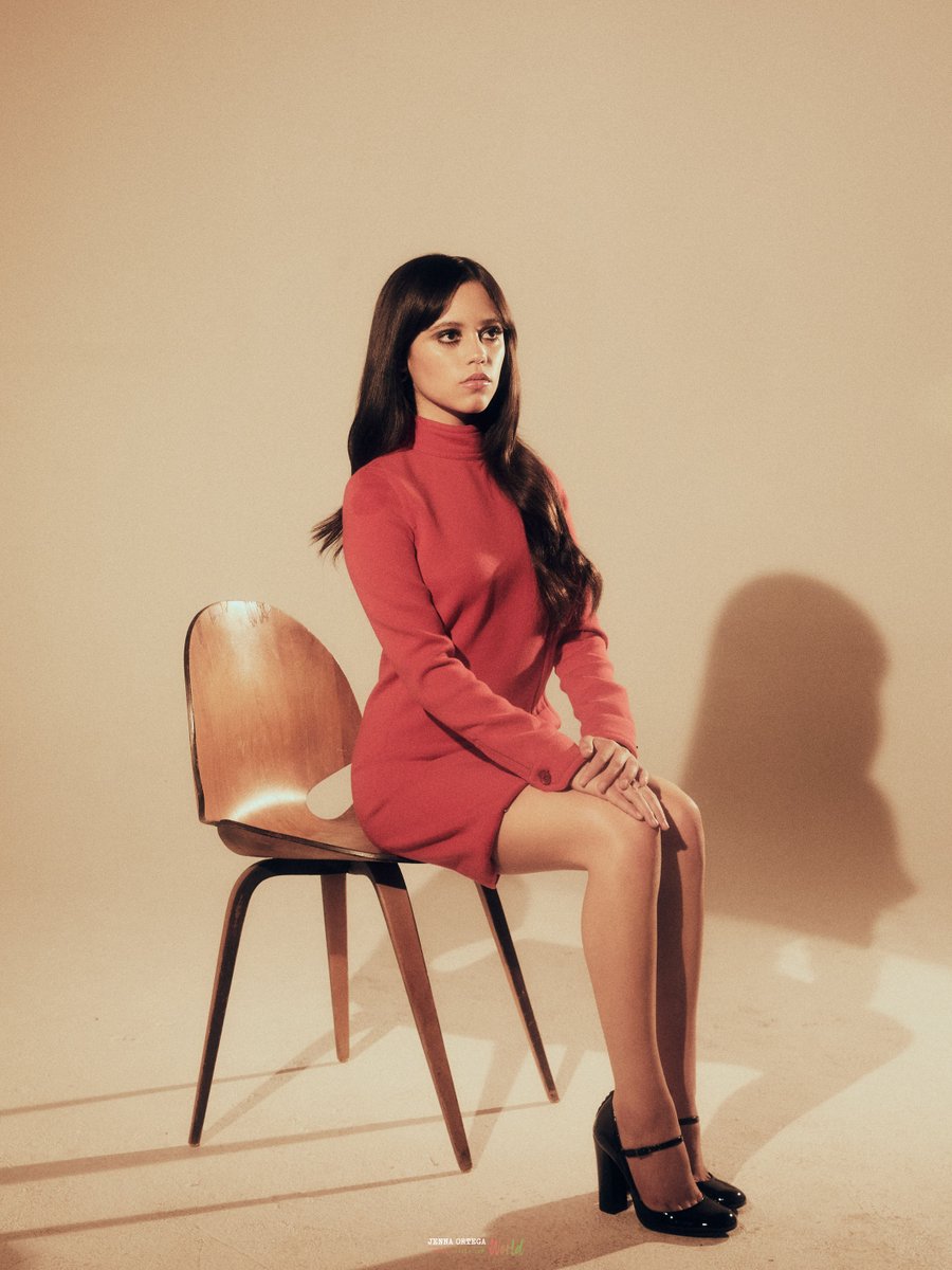 jenna__rules's tweet image. me patiently waiting for the release of wednesday s2