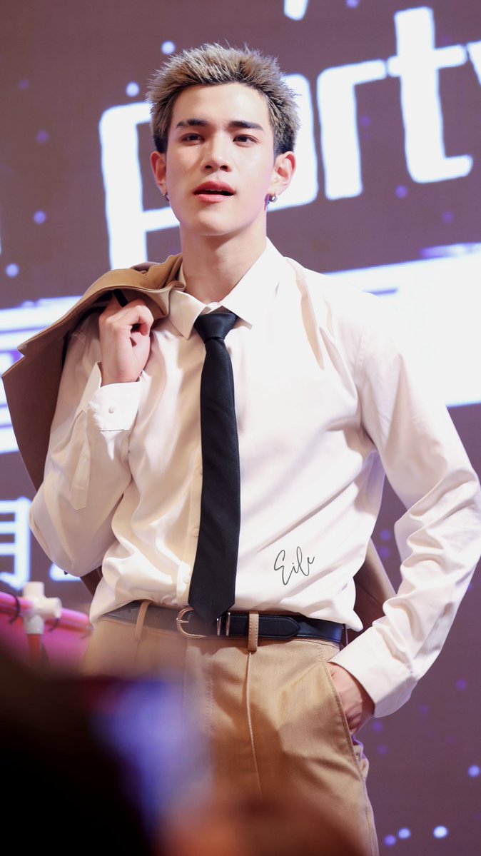 eilezheng's tweet image. 250726 🤨
#Fourth1stFMinShanghai
@tawattannn
#Fourthnattawat
#โฟร์ทณัฐวรรธน์
