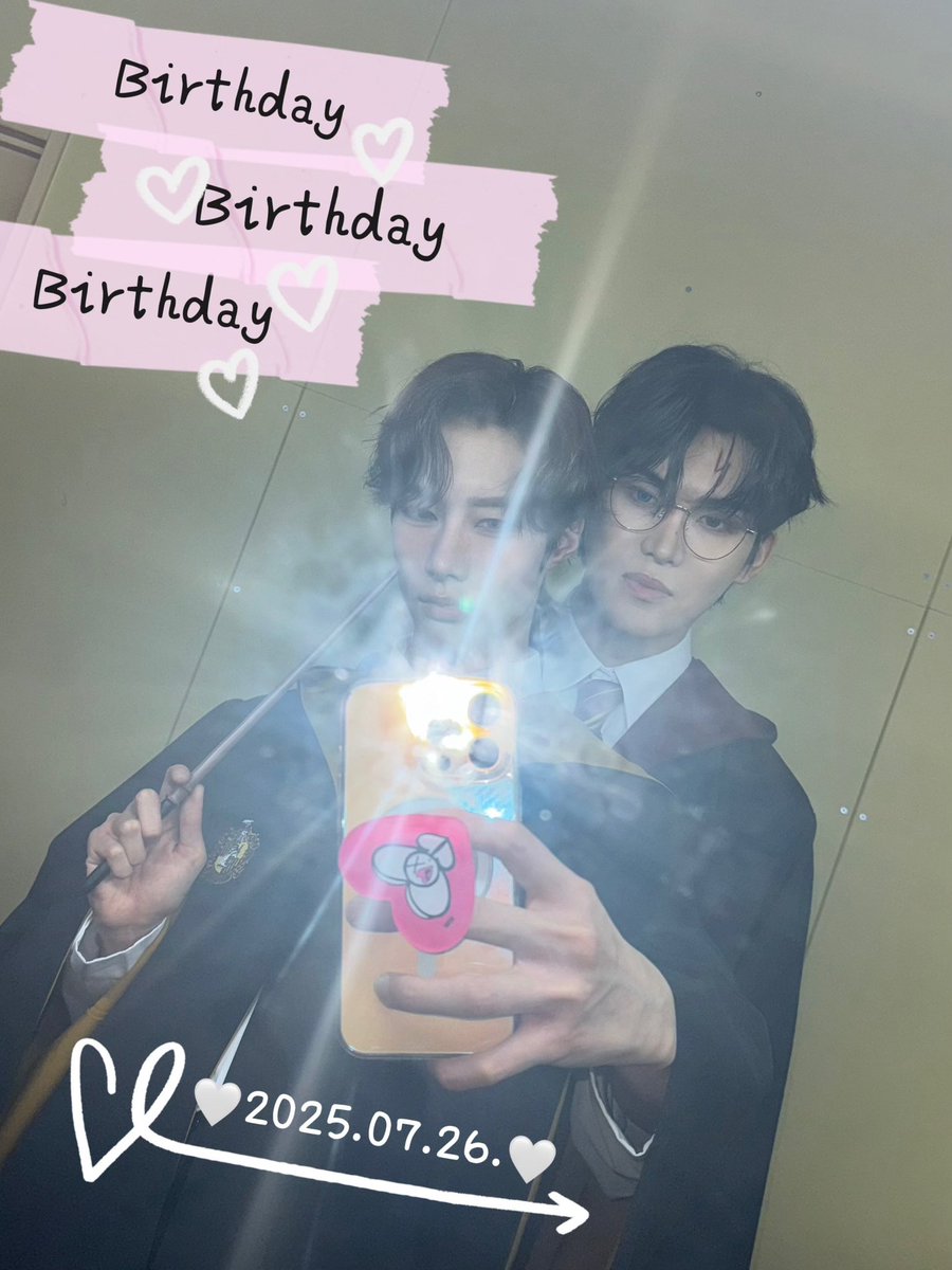 xlovglobal's tweet image. 250726 — b.stage 💭
🩷: “#/Hyun’sBirthday #/HYUNBIRTHDAY #🎂 #🐵💙
Hyun-ah!!! I've said it before, but I think saying "thank you for being a member of our XLOV" a hundred times won't be enough ㅠㅠ
Do you know how happy I am that I get to be a part of XLOV with you??!! We…