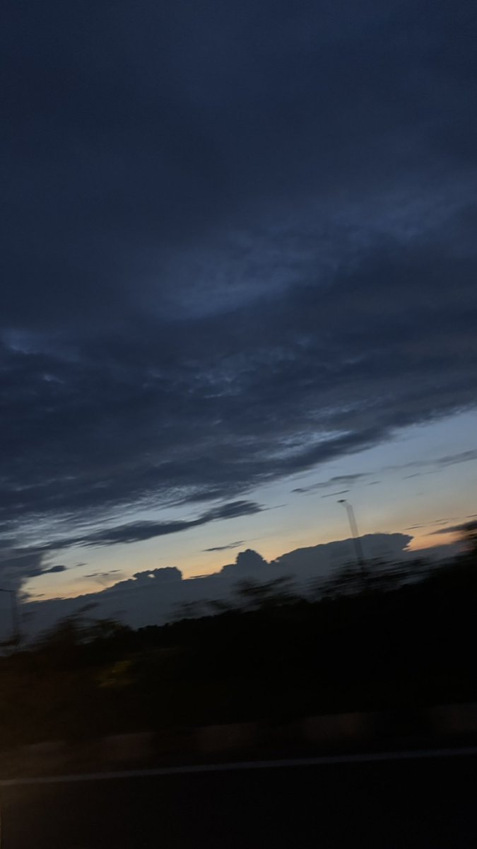 zeeaurav's tweet image. roadside dream