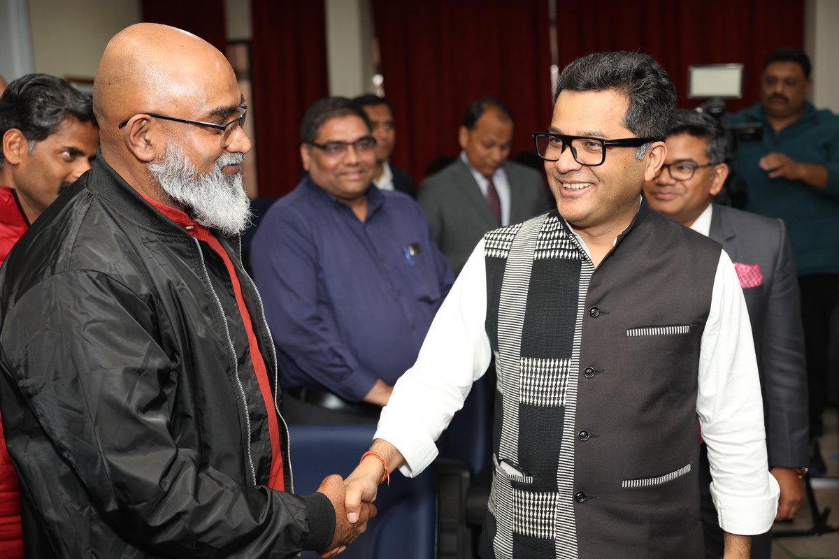 Pabitra Margherita (@pmargheritabjp) on Twitter photo Delighted to interact with the Indian Community in South Africa.
Apprised them of the progress in our bilateral relationship.
Spoke about the transformations underway in India that have enhanced our global outreach and created opportunities for Indians abroad.
<a href="/MEAIndia/">Randhir Jaiswal</a> Delighted to interact with the Indian Community in South Africa.
Apprised them of the progress in our bilateral relationship.
Spoke about the transformations underway in India that have enhanced our global outreach and created opportunities for Indians abroad.
<a href="/MEAIndia/">Randhir Jaiswal</a>