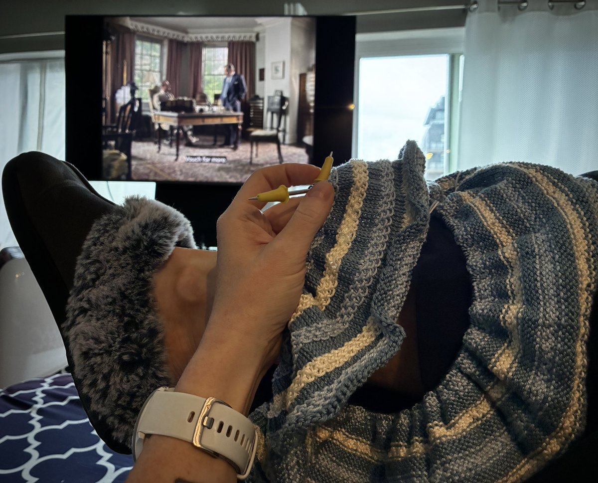 SeizureSalad314's tweet image. Taking a much-needed zero day. Work has been chaotic this quarter and I need to rest the “little gray cells”, as Poirot would say.
Slippers, knitting, and Miss Marple to start. Plant tending later.