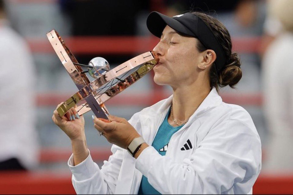 tenniscamfr's tweet image. Jessica Pegula’s draw in Montreal :
R1 : Bye
R2 : Sakkari / Branstine
R3 : Linette / Tomljanovic
R16 : Samsonova / Ostapenko
QF : Anisimova / Svitolina
SF : Swiatek / Keys
F : Gauff / Andreeva