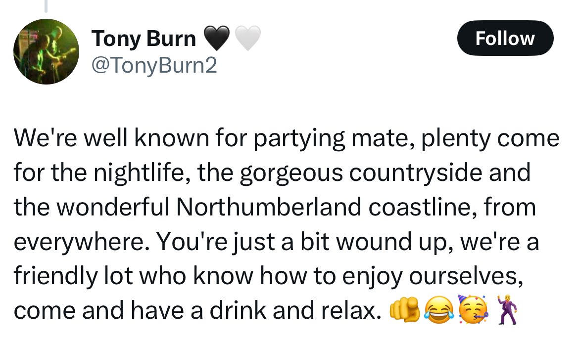 SCGMitchell's tweet photo. @ToonRaider_NUFC @Carl_M79 State on this tit chatting back and blocking me! Aye lads, class you are. 🤡 https://t.co/rrb4h3YAmD