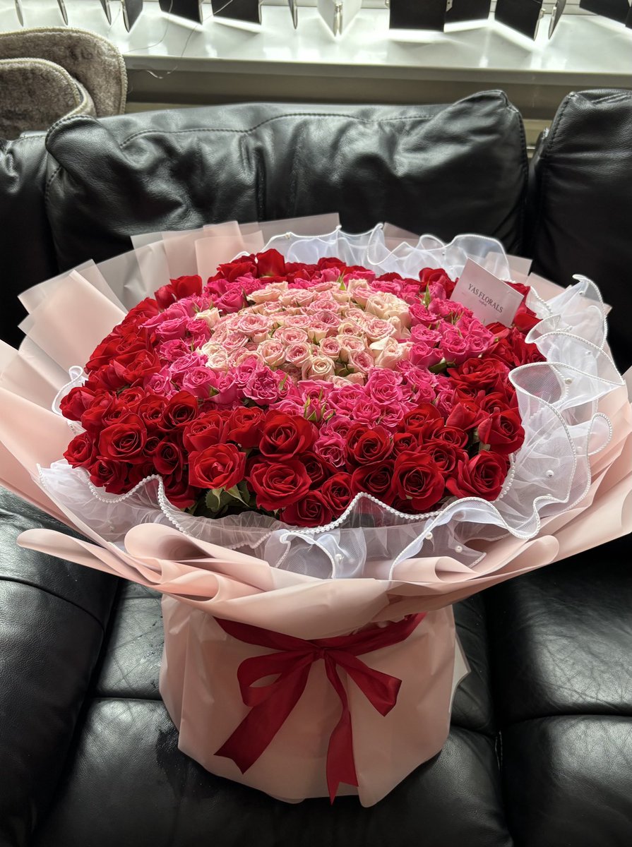 yasflorals's tweet image. All or nothing💅🏼