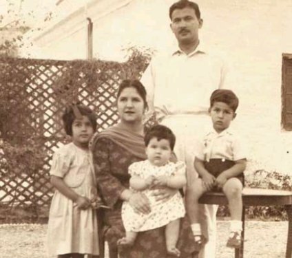 Irumchaudhary20's tweet image. جدوں ماواں کرن خطاواں فیر اینج دیاں جمدیاں بلاواں👇😜🤣