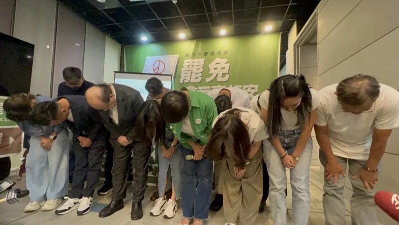 矢板明夫 tweet media
