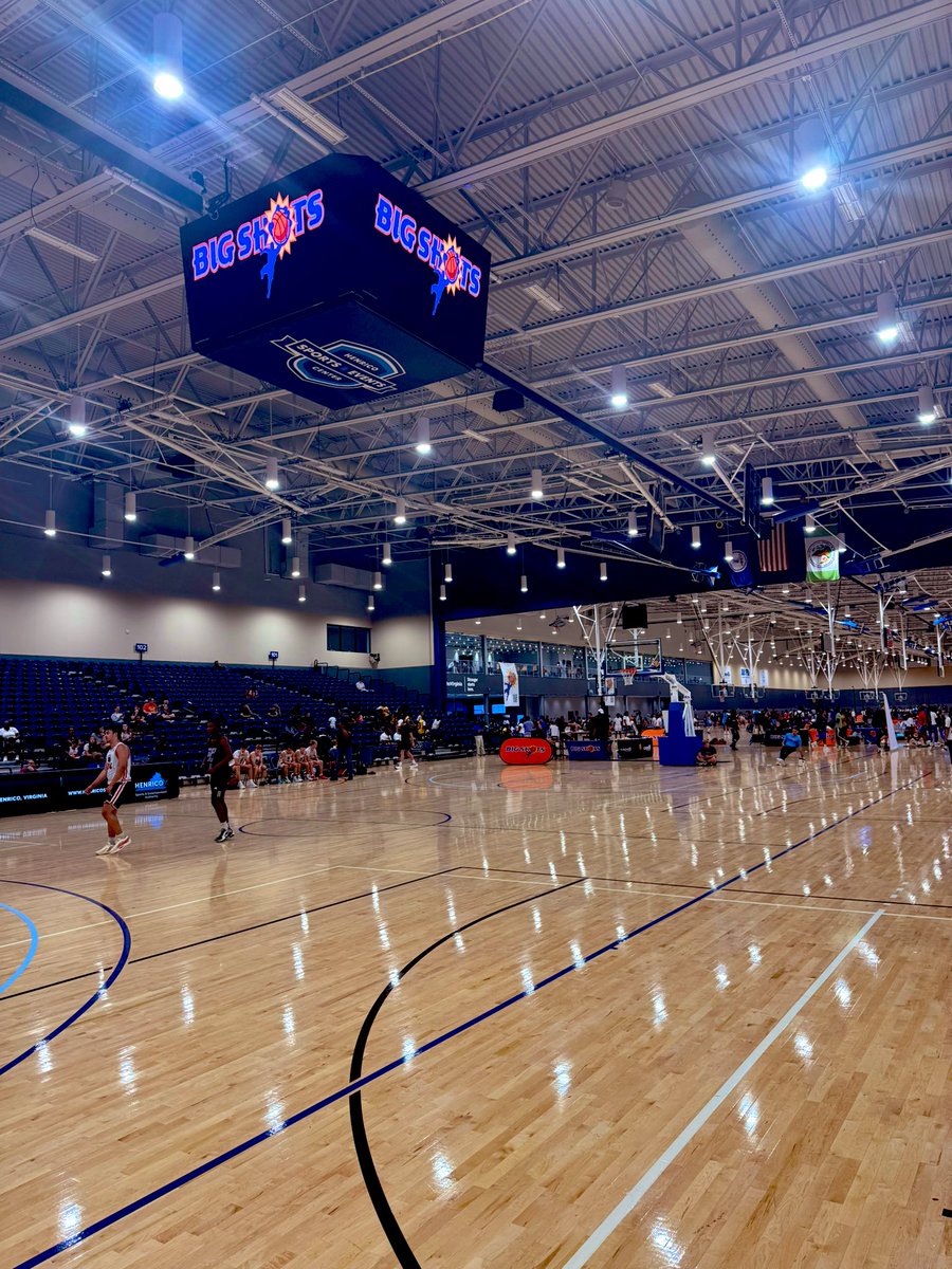 DDSportsNetwork's tweet image. The @BigShotsGlobal Nationals going on at the Henrico Center in Richmond, VA. All the big dogs in the house for this one, excited to watch a great day of hoops!!