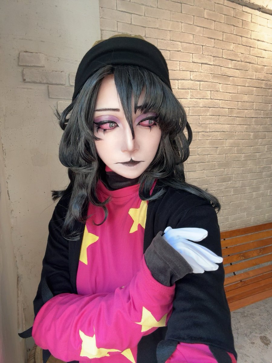 #HellaverseTeam0726
 
素敵な併せにお招き頂きOctaviaしてきました🪶
尻尾忘れたのはショックすぎたけど...！楽しかった〜〜🥹Happy♡⸝⸝

これはおかぴさんに窓にくっつくと盛れるよって助言頂いて撮った自撮り🤳