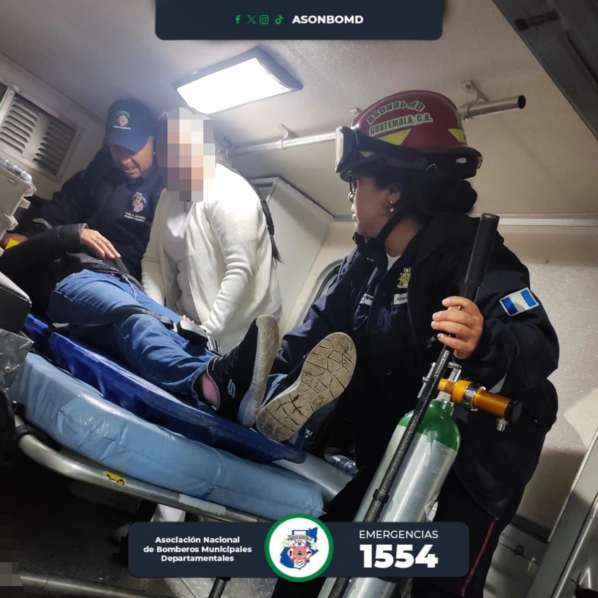 AztecaNoticiaGT's tweet image. #Nacional | En la colonia El Plan en la zona 5 de Tejutla, San Marcos. Una menor sufrió lesiones, ya que indicó que, su cabellera se atoró en un juego mecánico en una feria del sector. Fue atendida por los paramédicos de @ASONBOMDGT y la trasladaron a un centro asistencial.…
