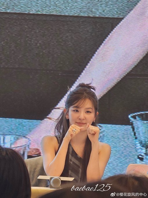 SEULGI_TH's tweet image. 250726 KMSTATION Shanghai Fansign
ซึลกิบอกว่าอยากไปเที่ยว และถ้าเมื่อไหร่ที่ได้ไป กิจะถ่ายมาลง vlog ให้ทุกคนดูแน่นอนค่ะ
🔗 m.weibo.cn/detail/5192777…
#슬기 #SEULGI @RVsmtown