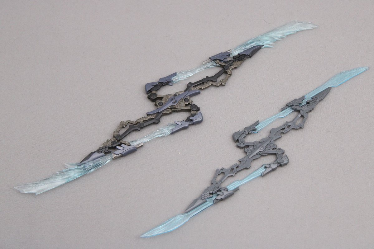 fortresshum's tweet image. 30MMレーザースライサーと比較画像。
30MMACとの比較画像。
フィギュアの方が全体的に大き目な印象。