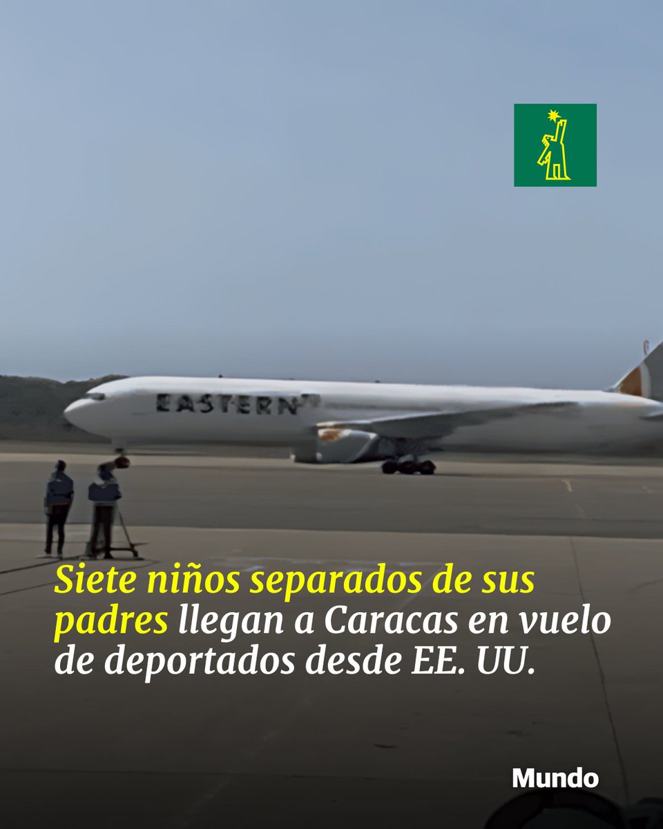 DiarioLibre's tweet image. 🌐 |#MundoDL| Las autoridades venezolanas acompañaron luego a los menores hasta un salón en la terminal para la reunificación con sus padres.
ow.ly/UTeN50WvEBQ
#DiarioLibre #Caracas #Venezuela #EstadosUnidos #Actualidad