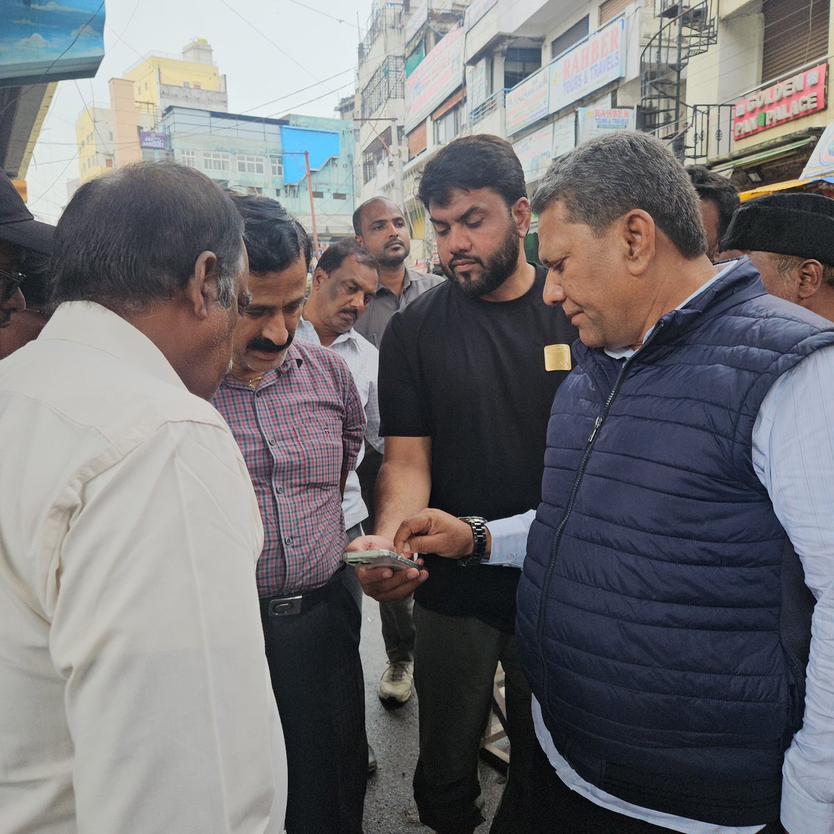 naseerCorpGhmc's tweet image. Swift Action to Resolve Drinking Water Disruption in Tolichowki !!!
On the instructions of AIMIM President Barrister @asadowaisi Sahab, Karwan MLA Janab Kausar Mohiuddin Sahab, along with AIMIM Corporators, conducted an inspection today at Tolichowki Boxtype Drain and Nala.…
