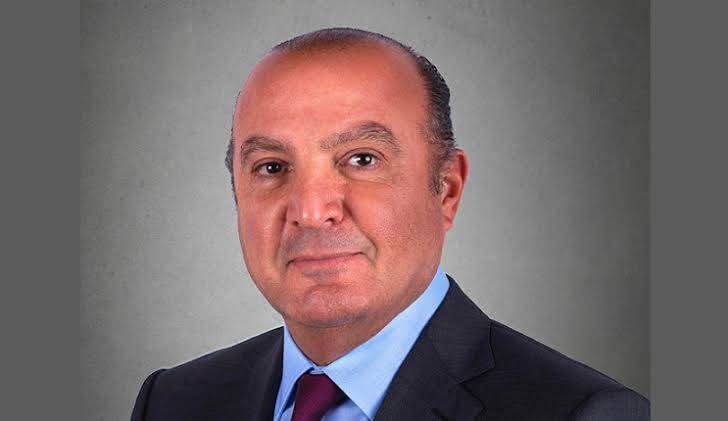 m_h_zsc's tweet image. انتو بقي شغلتكو علي المدفع ايه‼️
واحد رئيس مجلس ادارة ايديتا من اكبر الشركات للمواد الغذائيه اونيرو ومولتو هوهوز تويتكيز وصرف ملايين للحملات الاعلانيه للمنتجات علي الممثلين ومفكرش يعمل اعلان لاي نجم ف الفريق او يمول صفقه
التاني عنده شركه كبيره للدعايه والاعلان وسايب النادي غرقان