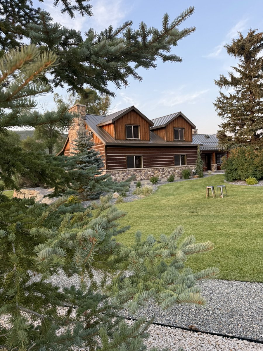 StumpGuyTy's tweet image. Beautiful cabin in Kamas, Utah for the weekend.
Doesn’t get much better than this!
