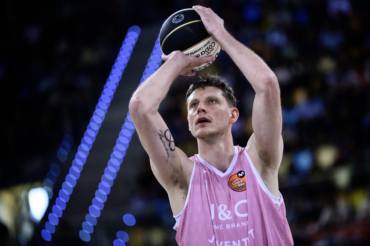 Alex_ReyesIB's tweet image. 🔵🔵 ARTEM PUSTOVYI es el nuevo techo del Morabanc Andorra.

El pívot ucraniano firma hasta 2027 con los del Principado tras salir de la Penya.

Coincidió con Shannon Evans en el Sania Mutra indonesio este verano.

ℹ️ 9.5 puntos, 3.4 rebotes y 1.2 tapones en ACB.

#LigaEndesa