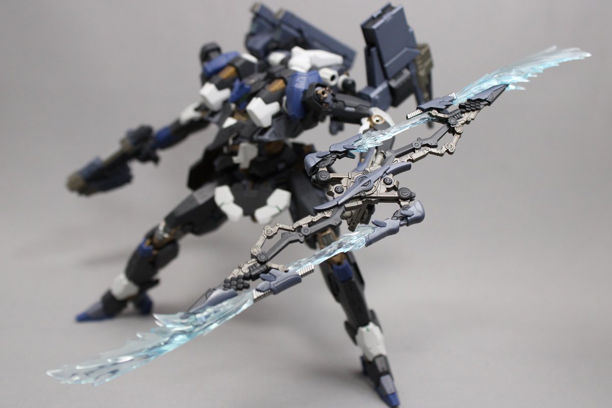 fortresshum's tweet image. 30MMレーザースライサーと比較画像。
30MMACとの比較画像。
フィギュアの方が全体的に大き目な印象。