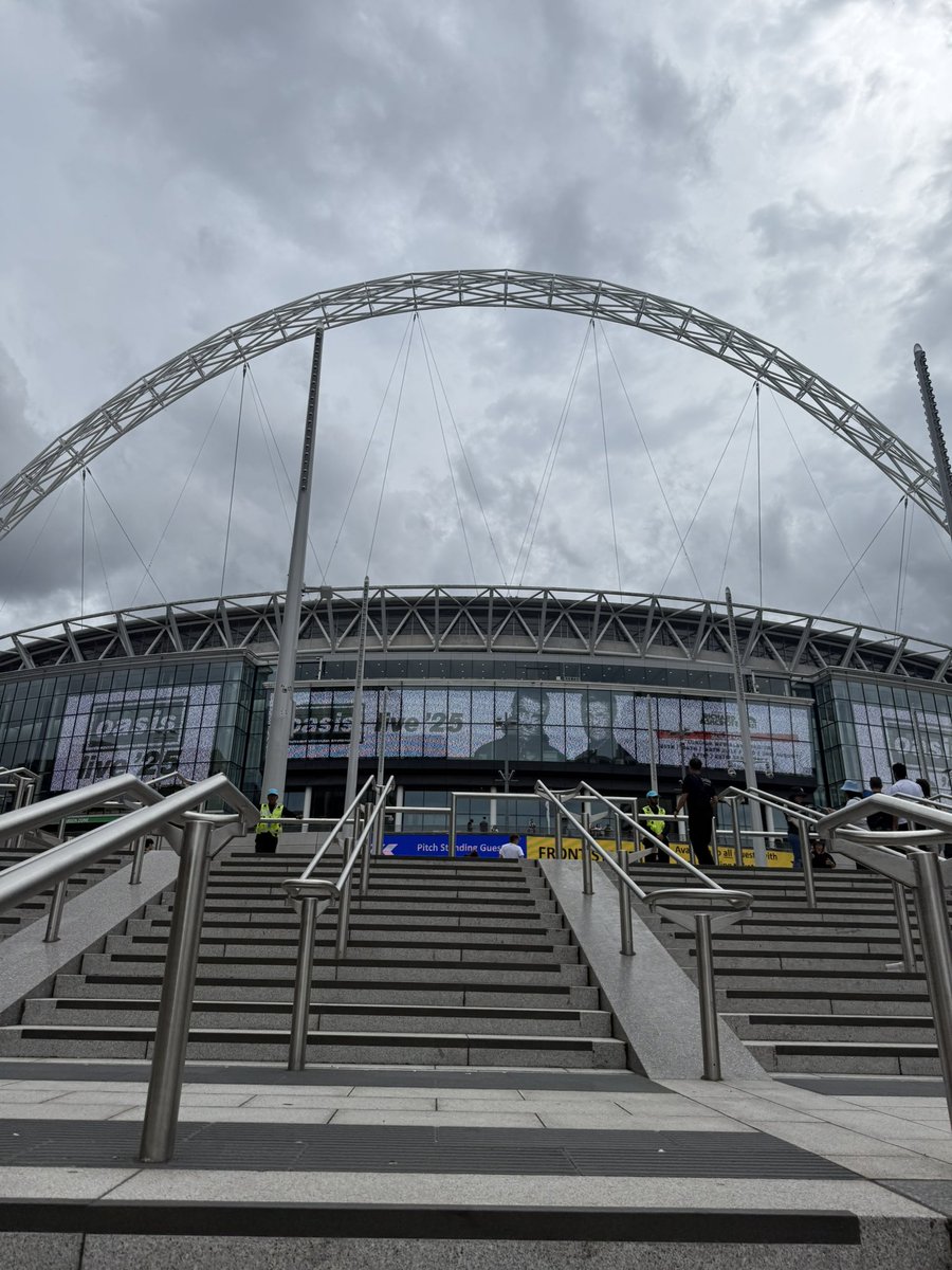 CallumWilson15's tweet image. Here we go

#OasisLive25