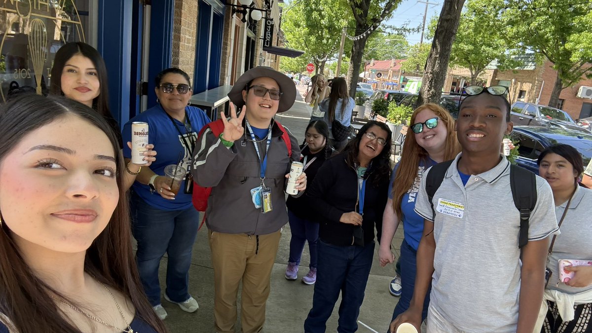 HappyLilLilacs's tweet image. I teach in a transition and vocational program for students with significant cognitive disabilities, ages 18–22. Together, we focus on building real-world life skills like cooking, managing money, communication, social interaction, and job training. We believe in progress over…