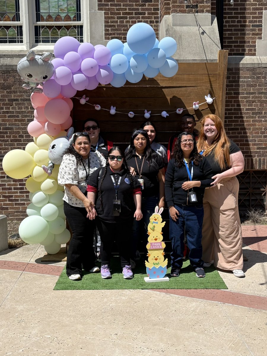 HappyLilLilacs's tweet image. I teach in a transition and vocational program for students with significant cognitive disabilities, ages 18–22. Together, we focus on building real-world life skills like cooking, managing money, communication, social interaction, and job training. We believe in progress over…