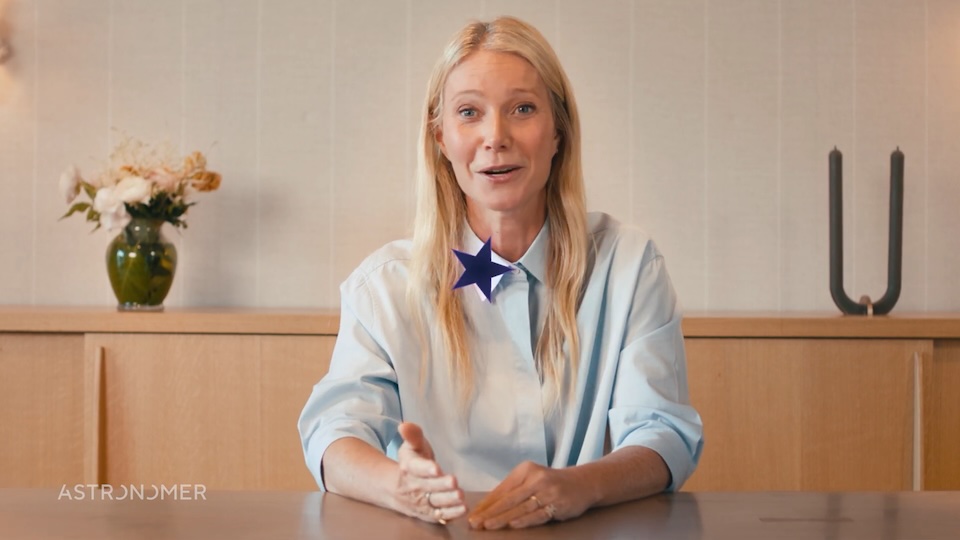Advantage: Astronomer! Gwyneth Paltrow made a great kiss-cam response. She's the ex-wife of Coldplay's Chris Martin, after all. bit.ly/4l1JTyq