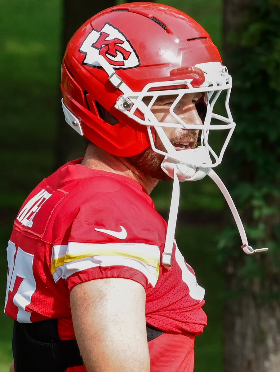 87KillaT's tweet image. Travis Kelce @ training camp this week 🏈

(📷 larson_kr)