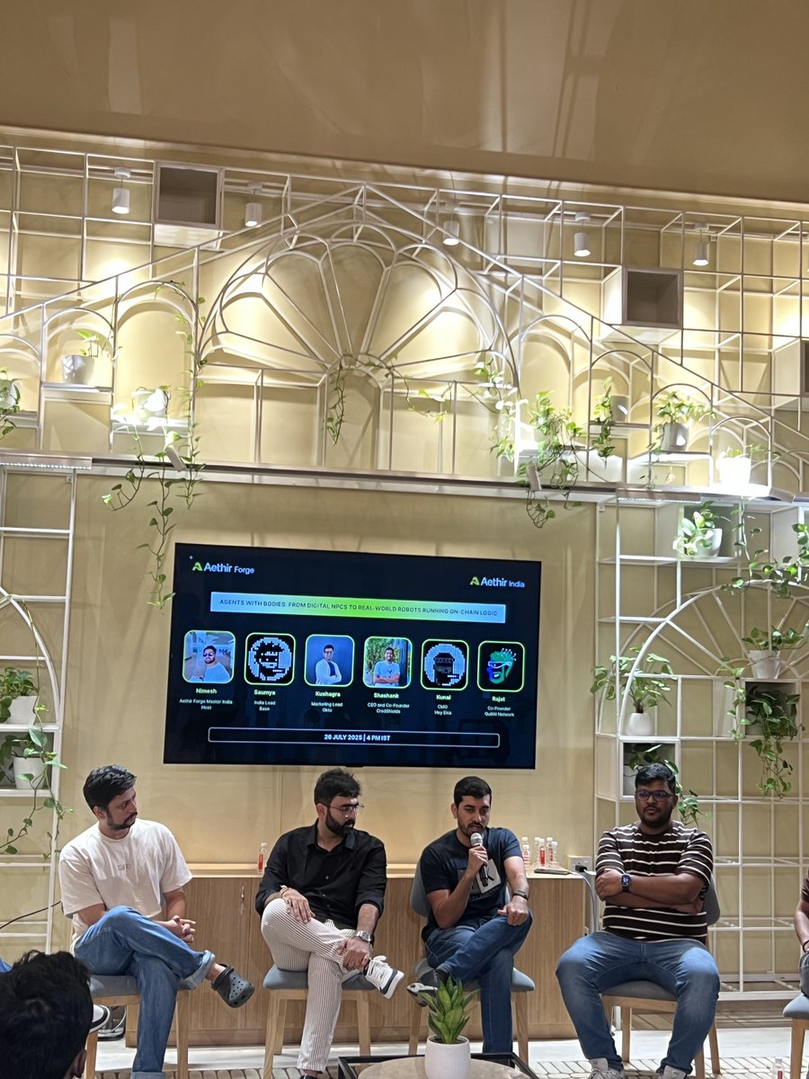 pratikmxyz's tweet image. DePIN is poised to garner numerous success stories in 🇮🇳. Amazing set of panels today at @AethirIndia sessions!