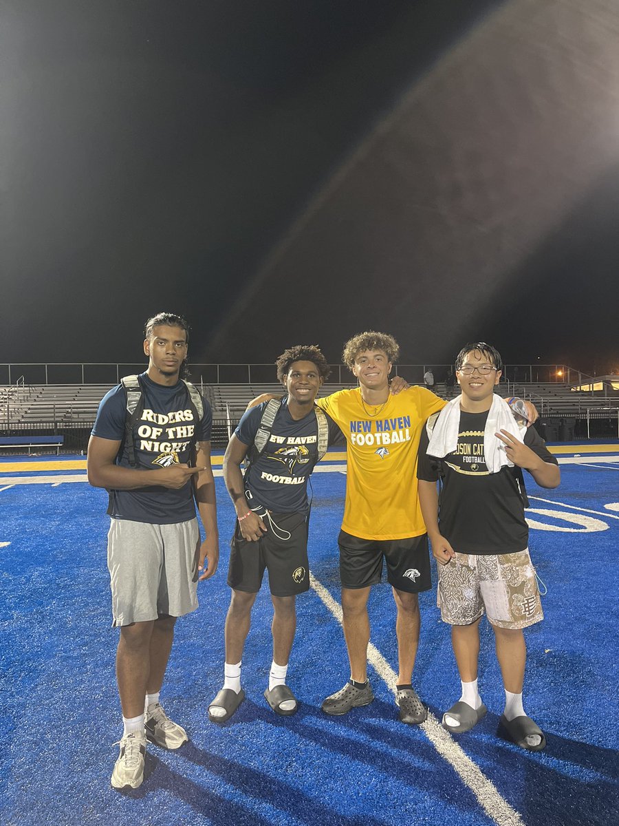 leo_lin08's tweet image. Had a great time competing at New Haven yesterday! I appreciate the coaches for having me out there and refining my skills.
@CoachJZamot @ZettsTim