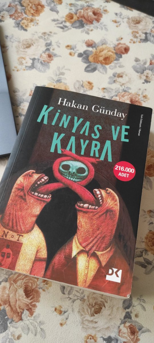 Karanlık, depresif, rahatsız edici... Evet bunlar defalarca söylendi ama beni en çok yakan, her şeyi mahveden birinin hiçbir bedel ödemeden huzura konmasıydı. Kitaba kalsa her saniye bedel ödüyorlar ama öyle değil. Finali düşündükçe öfkeleniyorum ister istemez.