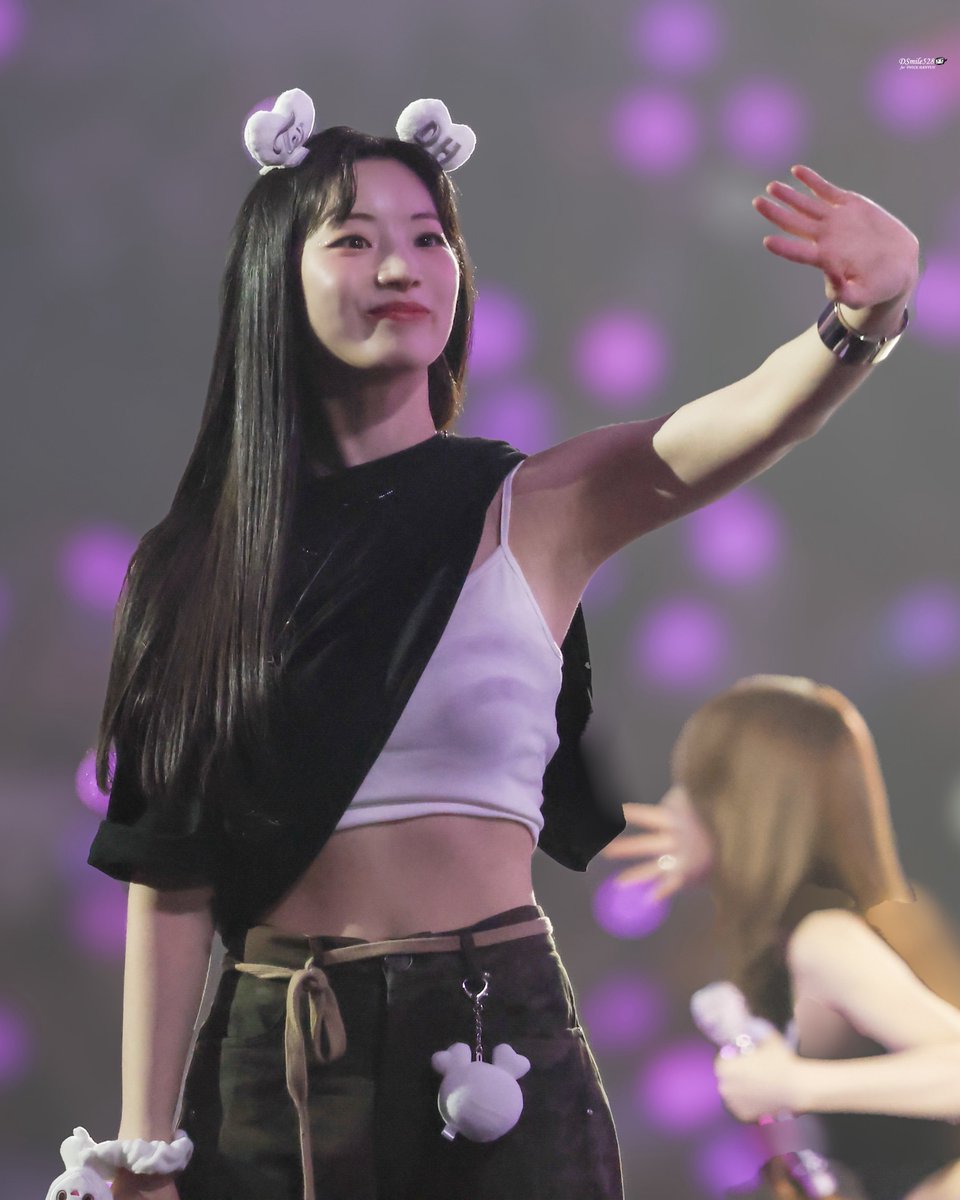 DSmile528's tweet image. 250726 오사카 D1
원스를 바라보는 너의 다정한 미소가 좋아🤍
#트와이스 #TWICE
#다현 #ダヒョン #DAHYUN
#THISISFOR_OSAKA_ONCE_D1
#TWICE_WORLD_TOUR_IN_JAPAN